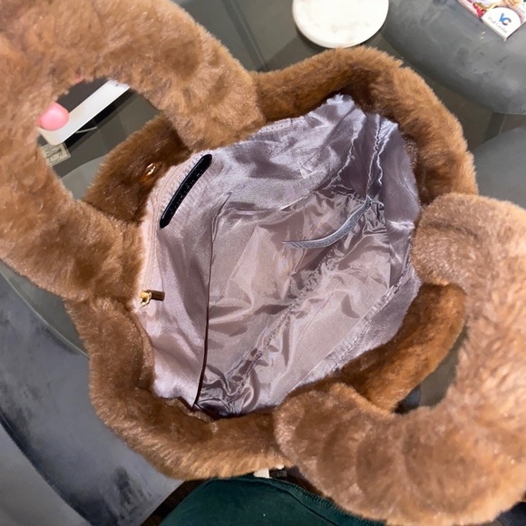 Fuzzy handbag - Picture 5 of 5